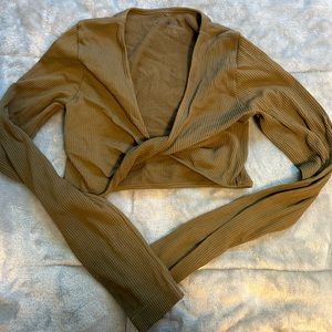 Stretchy cropped long sleeve